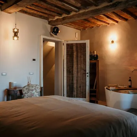 La Castellina Bed & Breakfast *