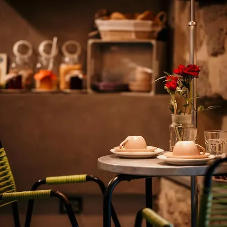 La Castellina Bed & Breakfast *